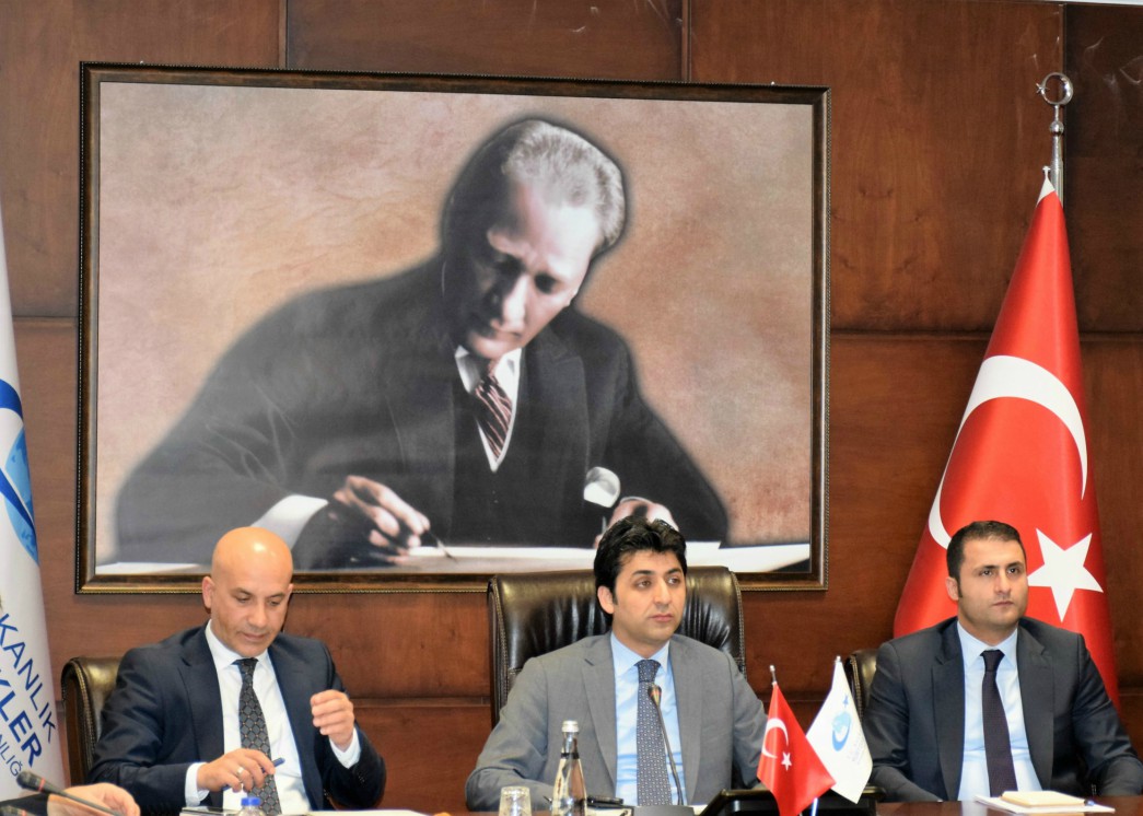 Serdar Gundogan, vice president of YTB, briefs journalists in Ankara on 17 May 2016 (Photo nCa)