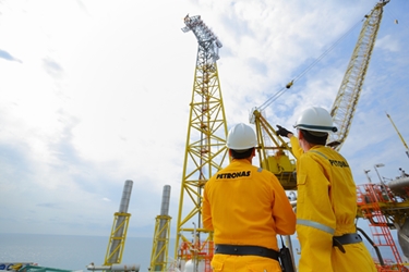 Turkmenistan authorizes new Caspian offshore agreement with Petronas as Malaysia PM visit approaches