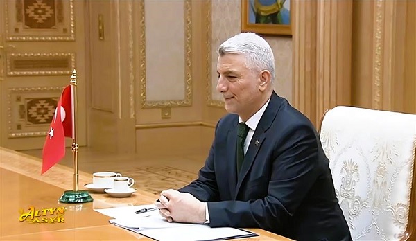 President of Turkmenistan Receives Minister of Trade of Türkiye