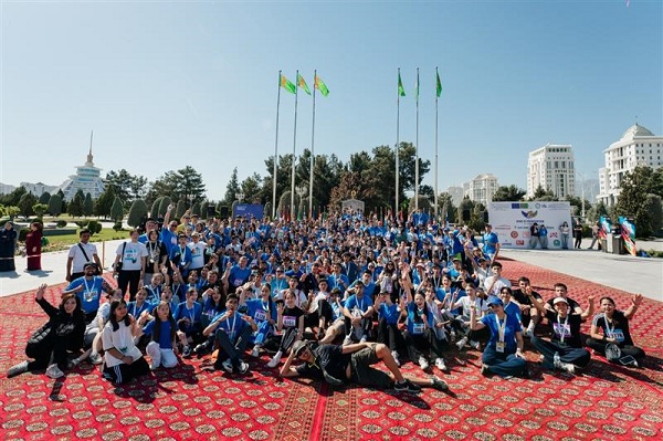 Ashgabat Hosts “Wings of Friendship Run” to Celebrate Europe Day