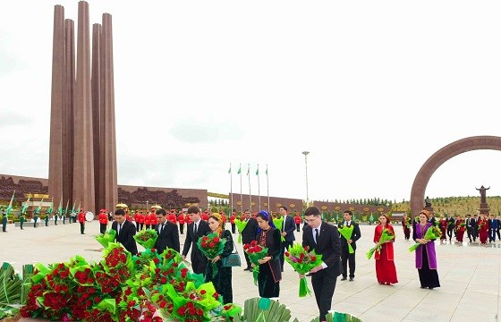 President of Turkmenistan Congratulates the Nation on Victory Day